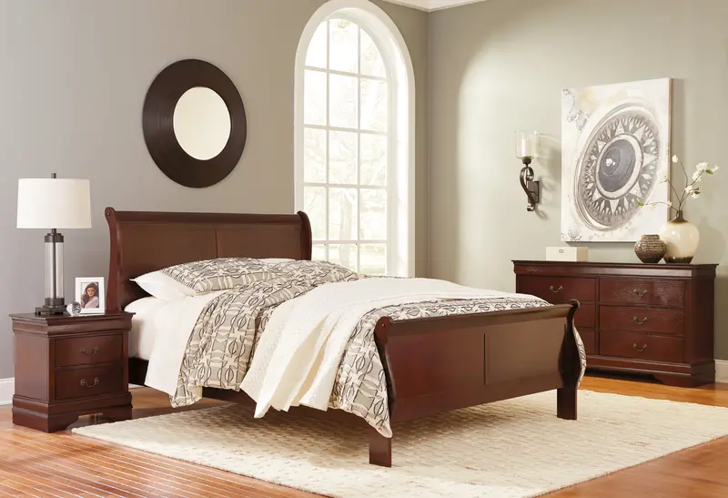 Alisdair Reddish Brown Queen Sleigh Bed With Dresser & Mirror 1