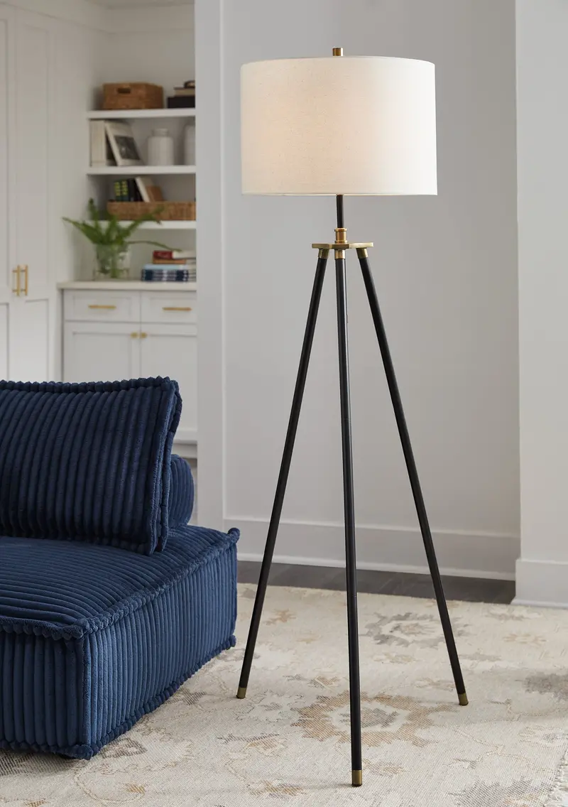 Cashner Black And Gold Metallic Floor Lamp 1