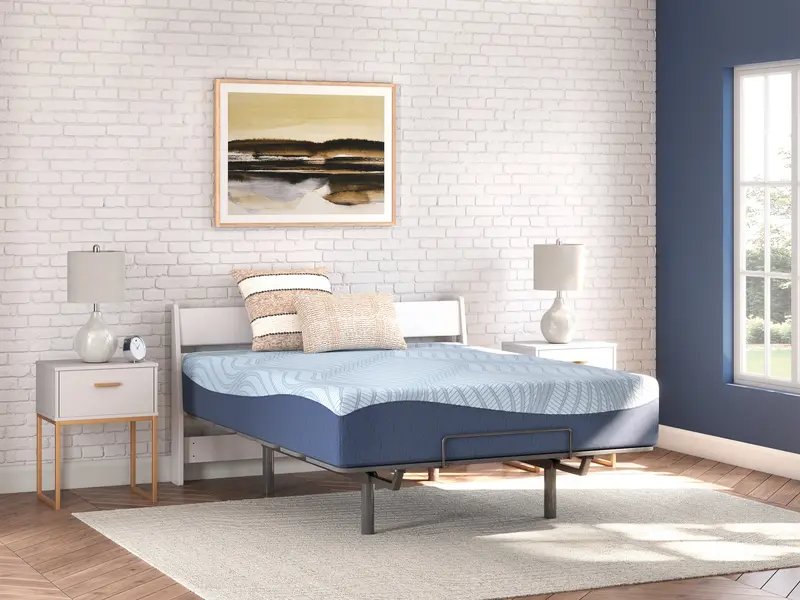 Dellyn 12-Inch Memory Foam Full Mattress In White 1