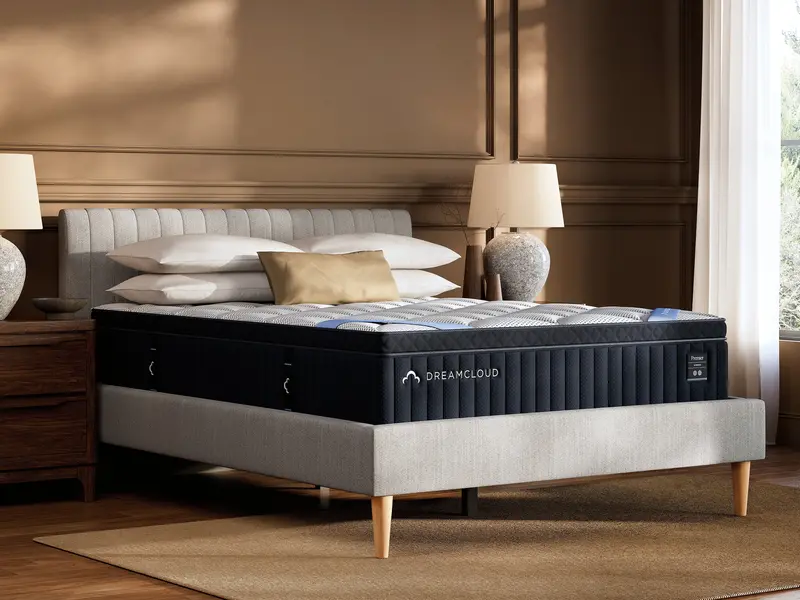 Dreamcloud Premier Hybrid Full-Size White Mattress 1