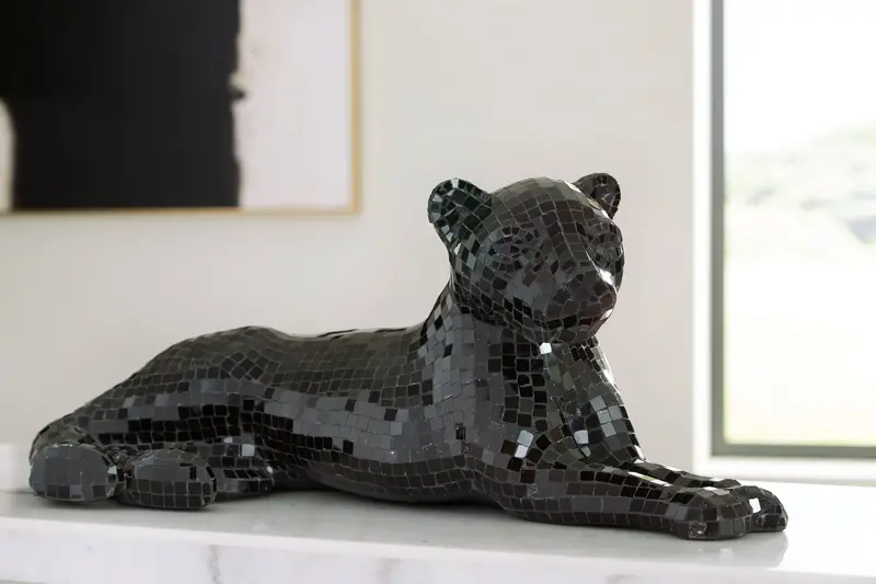 Drice Abstract Black Metal Sculpture For Modern Interiors 1