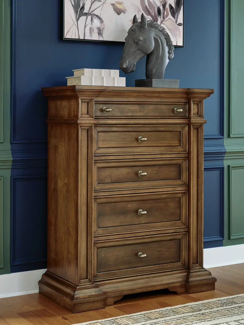 Frantanna Brown 6-Drawer Chest Of Drawers 1