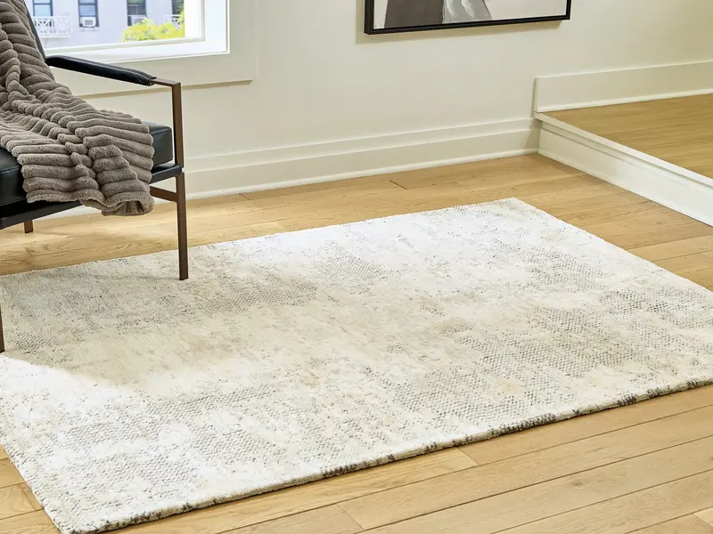 Raif Gray/White/Cream Medium Area Rug – Stylish Transitional Pattern 1