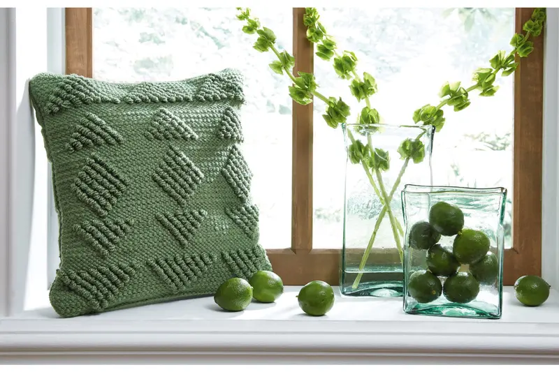 Rustingmere Emerald Green Decorative Pillow 1