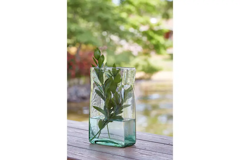 Taylow Emerald Green Decorative Vase 1
