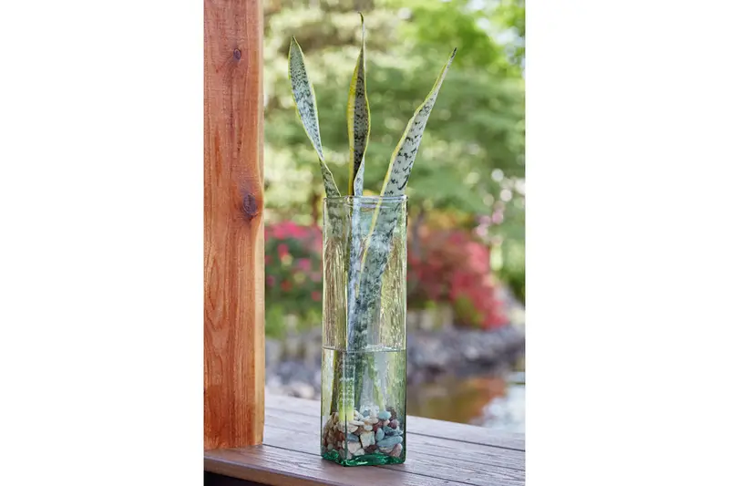 Taylow Handcrafted Green Ceramic Vase 1